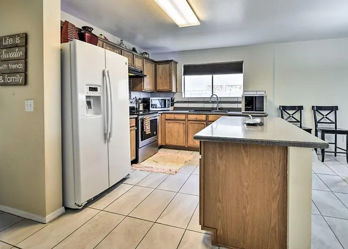 Holiday home Near Golf, Dining & Shops!