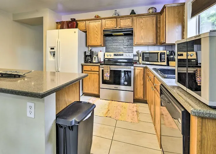 Near Golf, Dining & Shops! Holiday home *