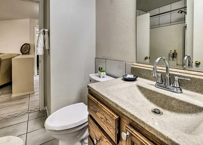 Near Golf, Dining & Shops! Casa Grande